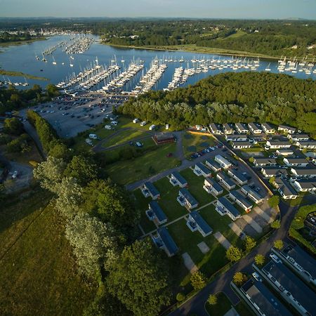 Mercury Yacht Harbour And Holiday Park Bursledon Екстер'єр фото