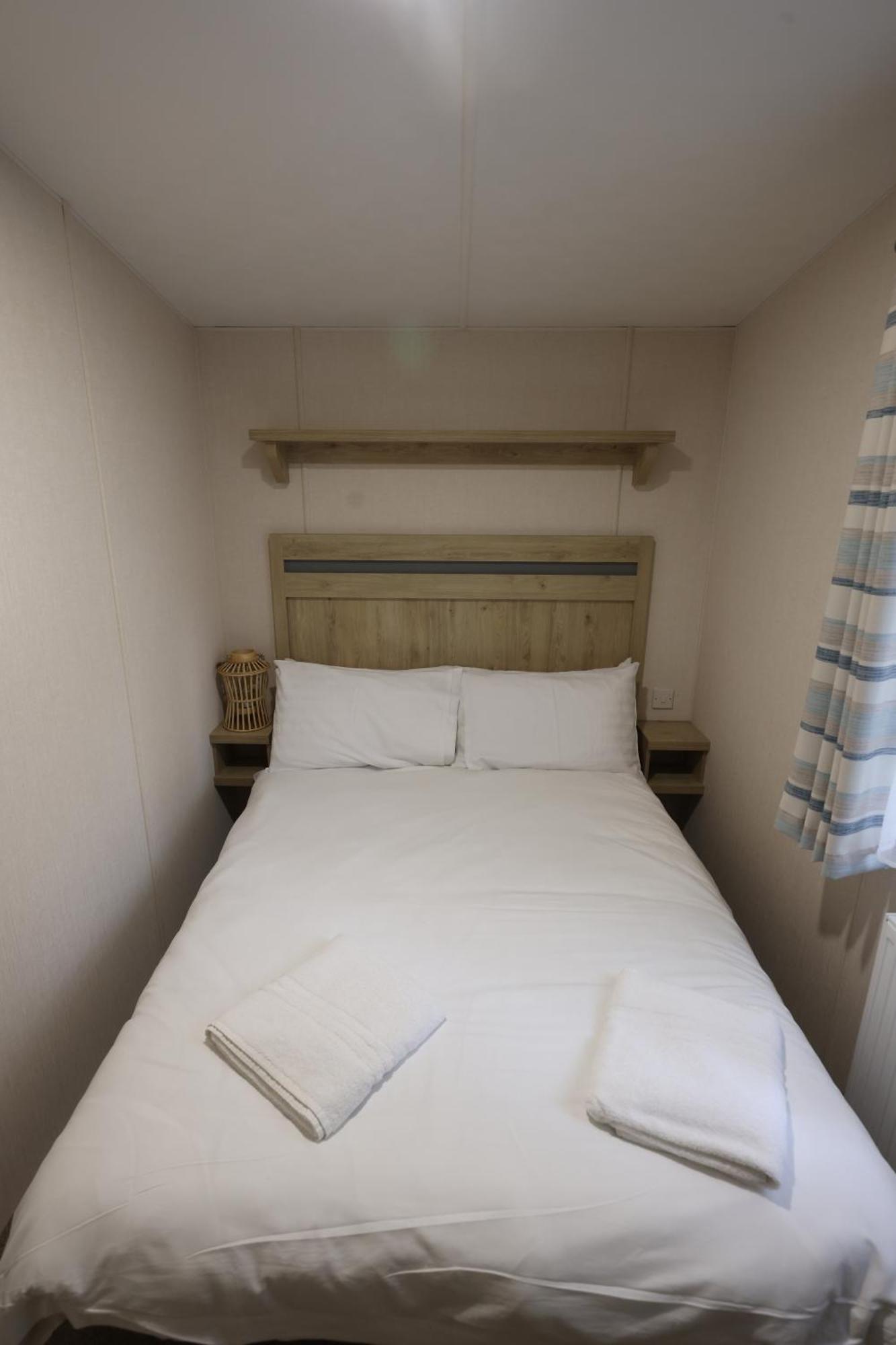 Mercury Yacht Harbour And Holiday Park Bursledon Екстер'єр фото