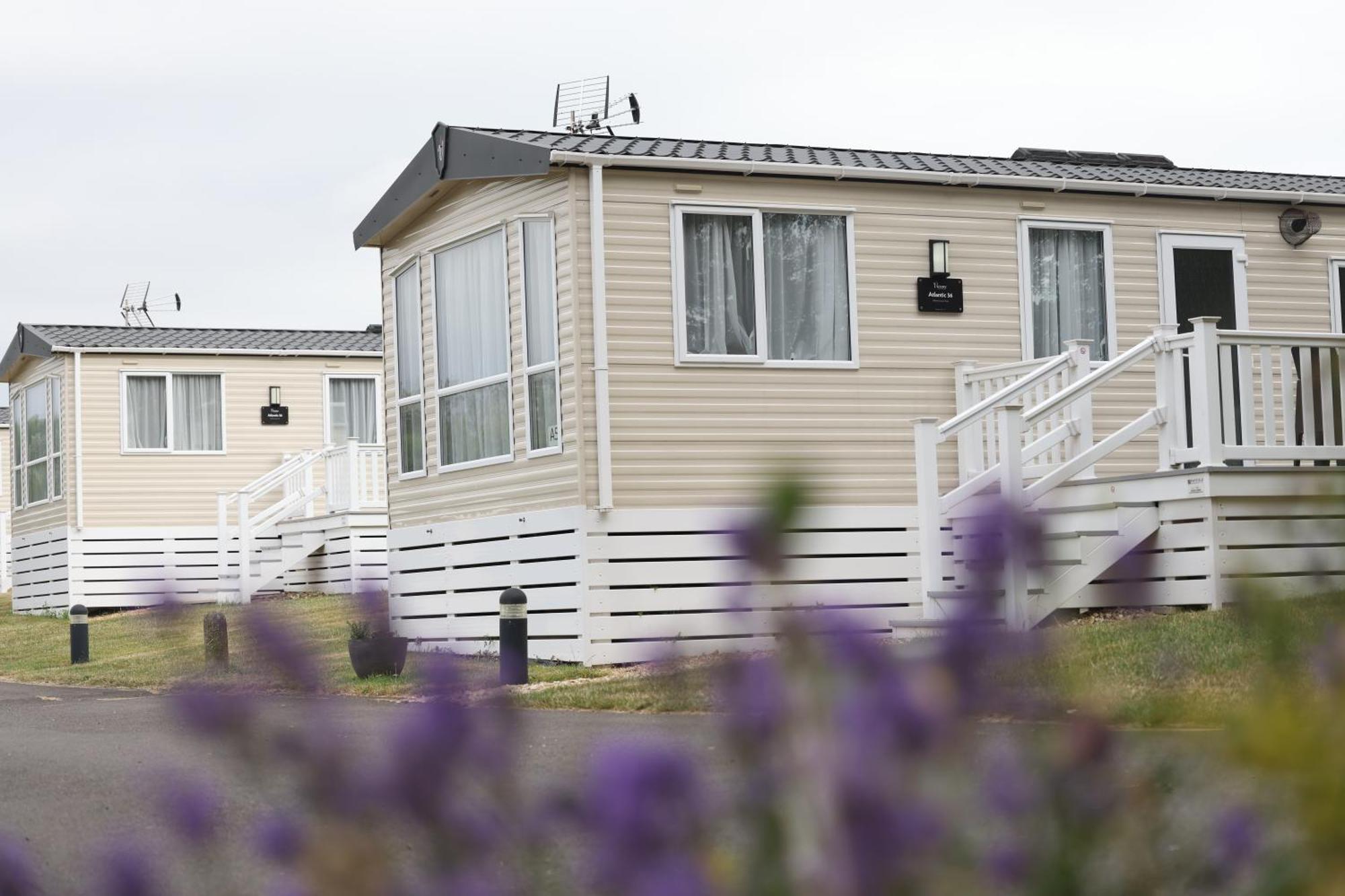 Mercury Yacht Harbour And Holiday Park Bursledon Екстер'єр фото