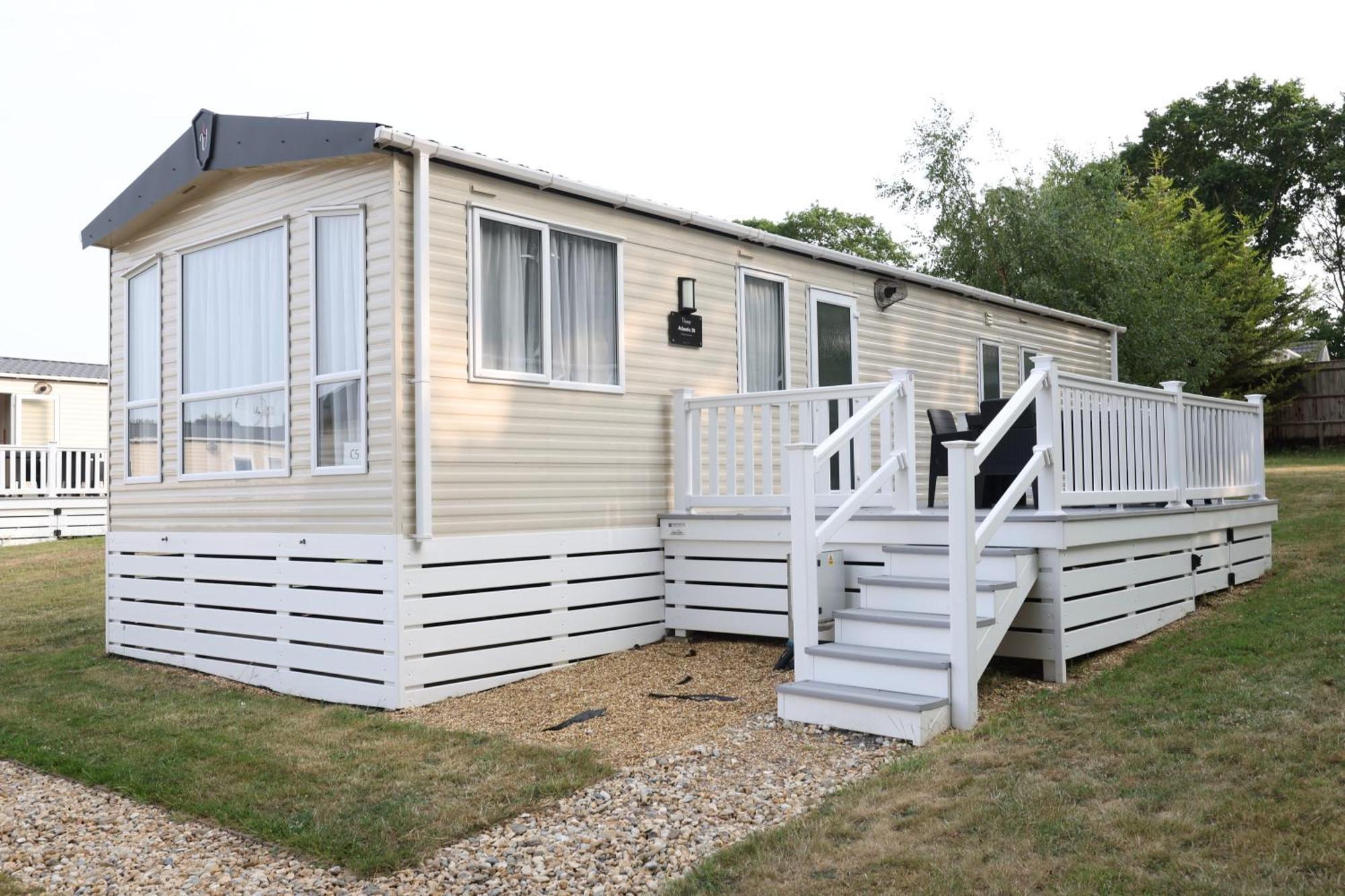 Mercury Yacht Harbour And Holiday Park Bursledon Екстер'єр фото