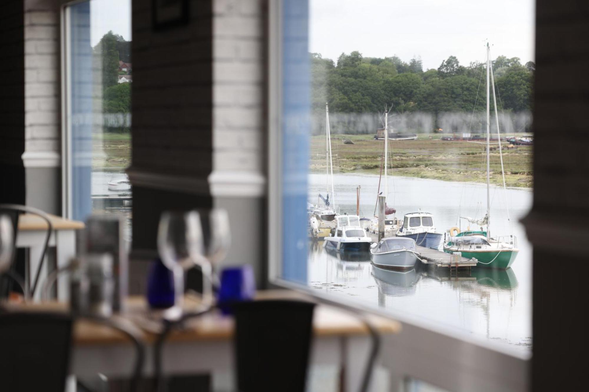 Mercury Yacht Harbour And Holiday Park Bursledon Екстер'єр фото