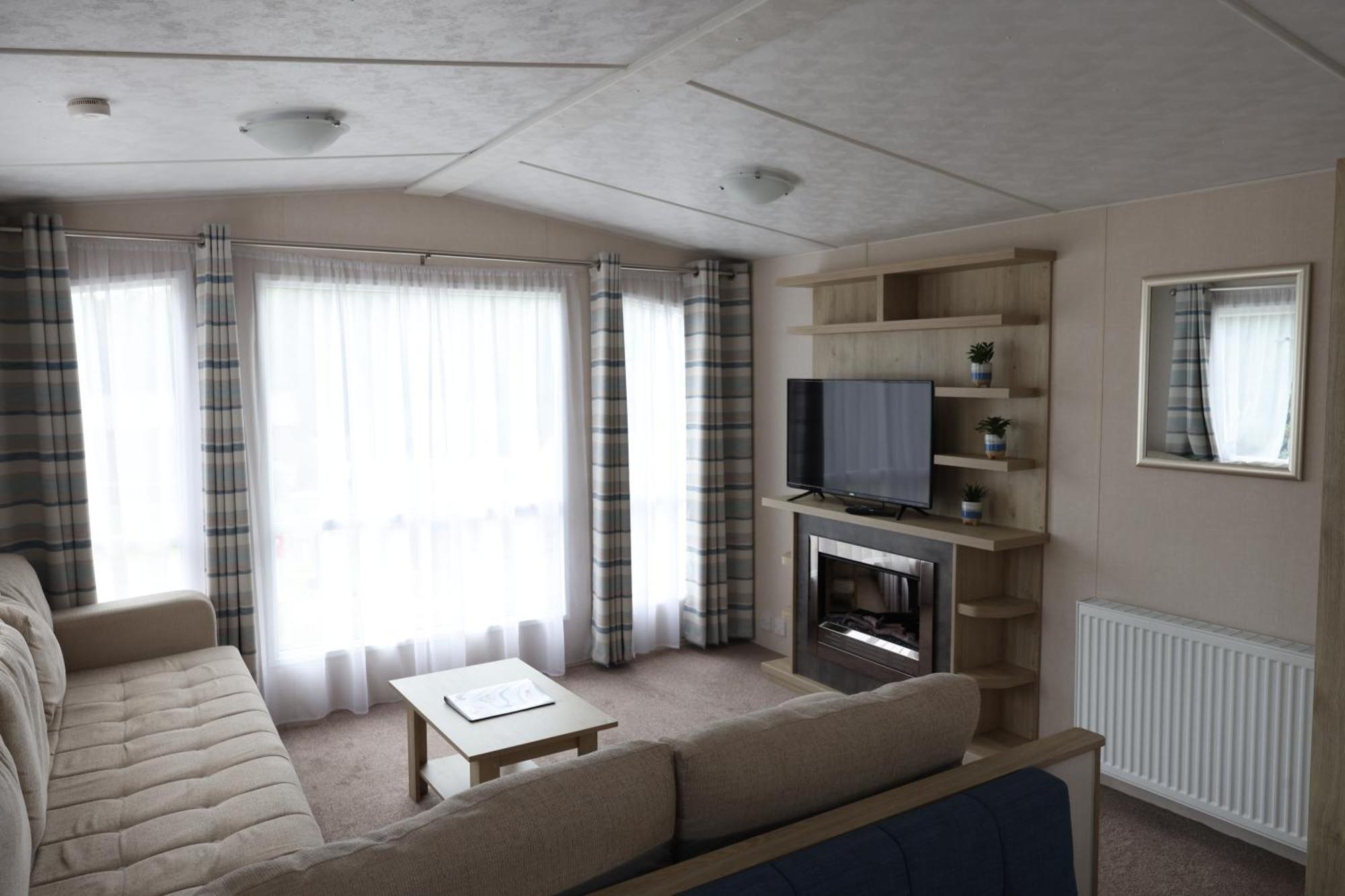 Mercury Yacht Harbour And Holiday Park Bursledon Екстер'єр фото