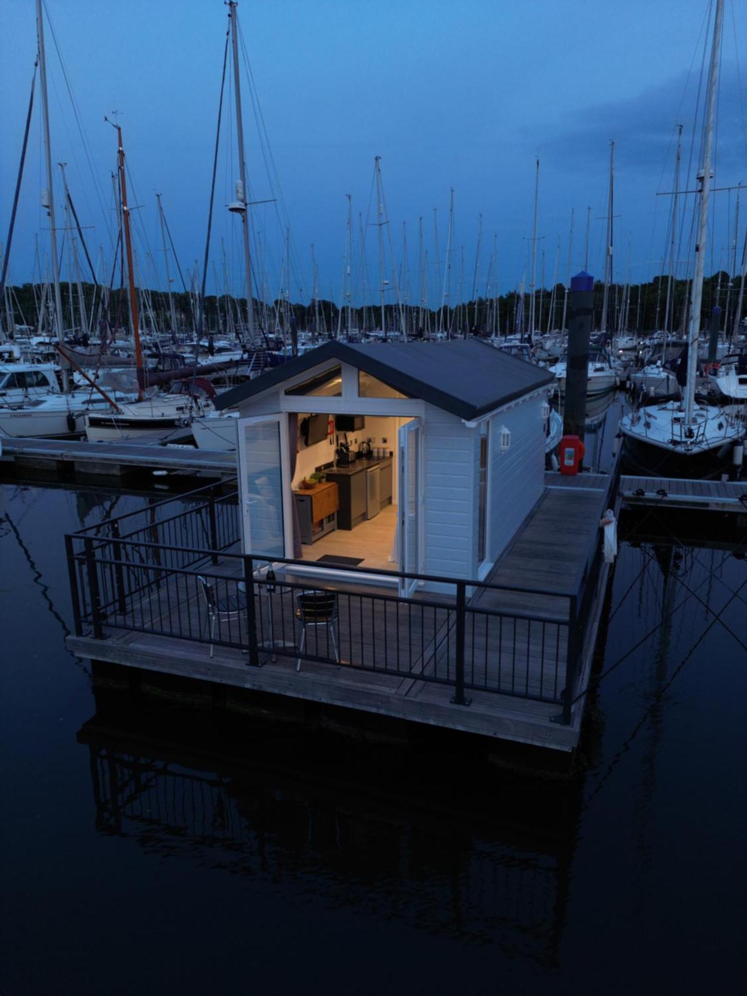 Mercury Yacht Harbour And Holiday Park Bursledon Екстер'єр фото
