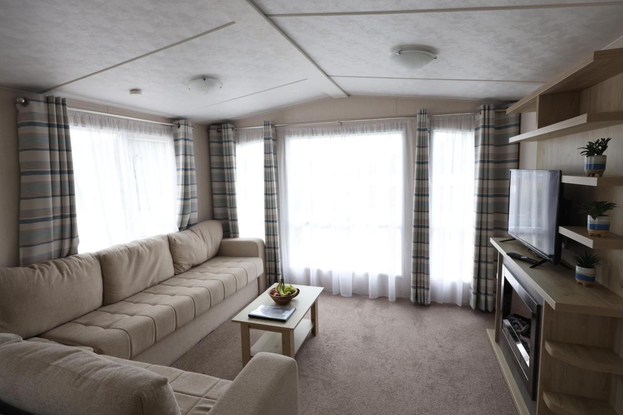 Mercury Yacht Harbour And Holiday Park Bursledon Екстер'єр фото