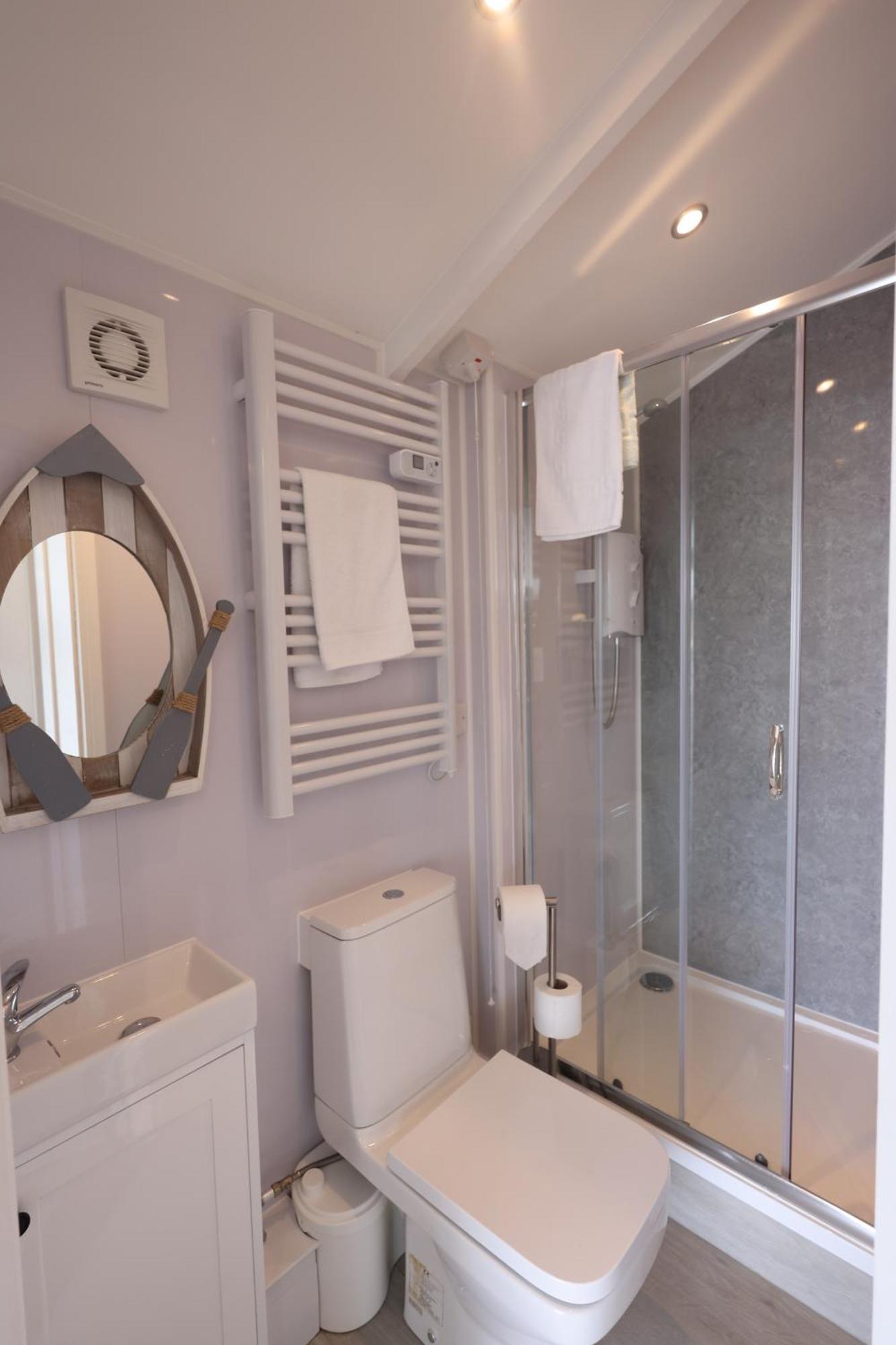 Mercury Yacht Harbour And Holiday Park Bursledon Екстер'єр фото