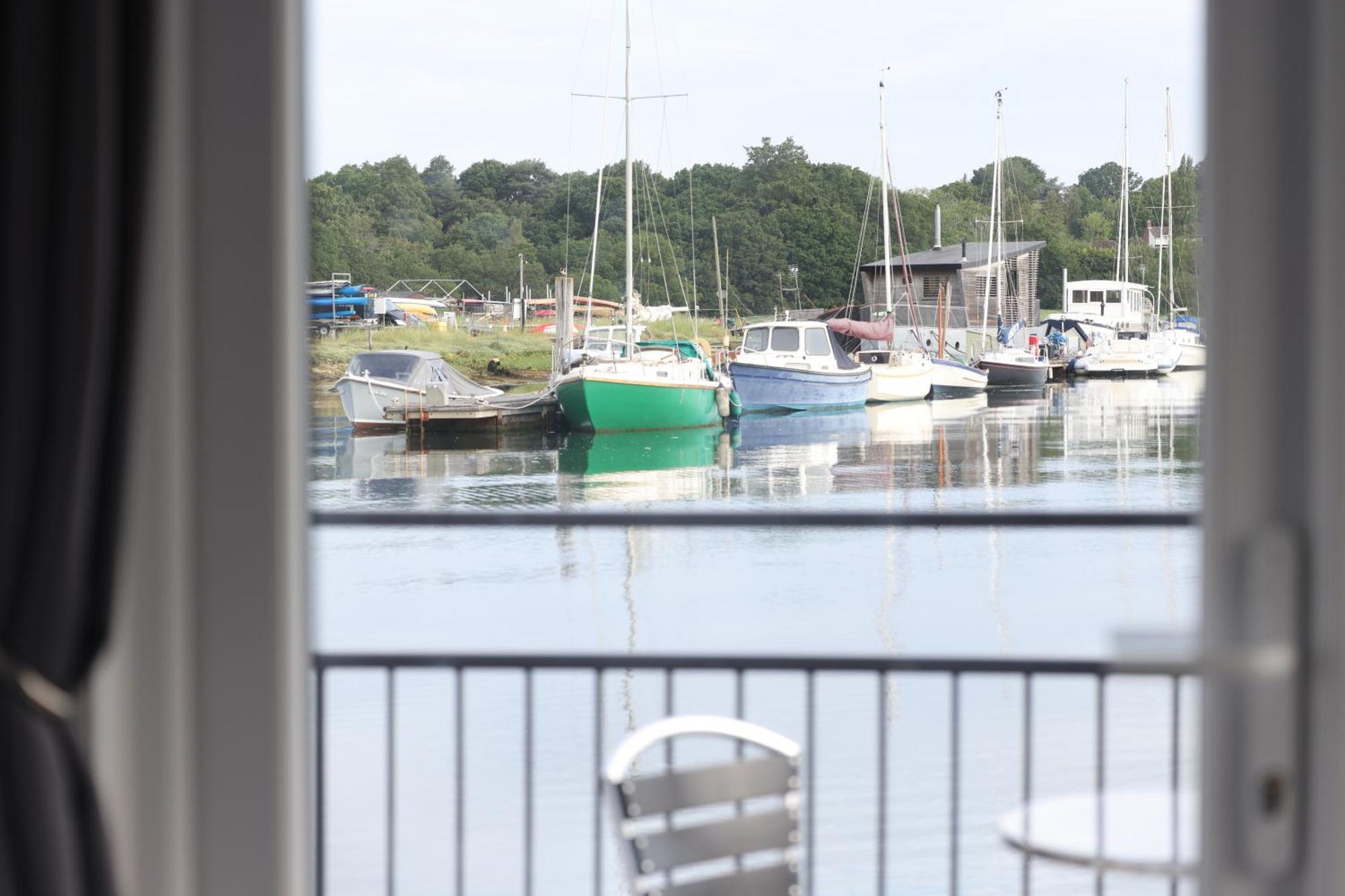 Mercury Yacht Harbour And Holiday Park Bursledon Екстер'єр фото