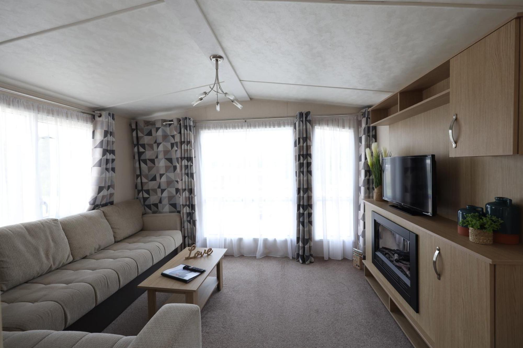 Mercury Yacht Harbour And Holiday Park Bursledon Екстер'єр фото