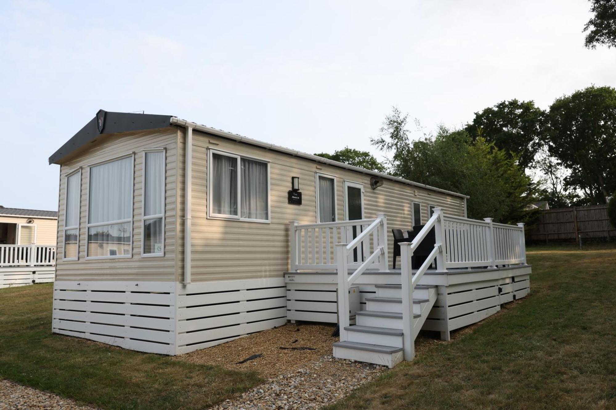 Mercury Yacht Harbour And Holiday Park Bursledon Екстер'єр фото